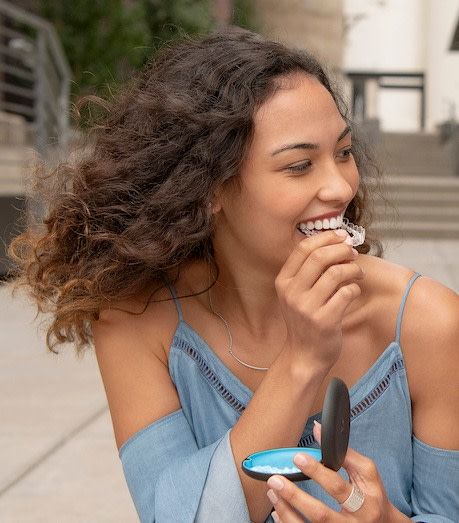 Comment fonctionne le traitement Invisalign?